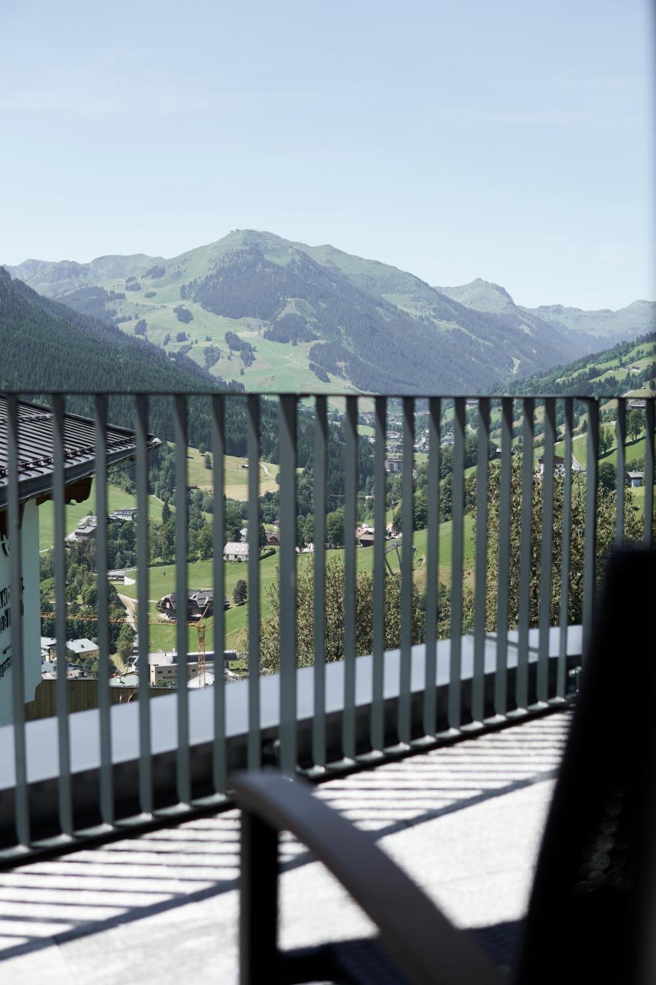 Landhaus Saalbach - Joker Card Included In Summer Bed and Breakfast Esterno foto